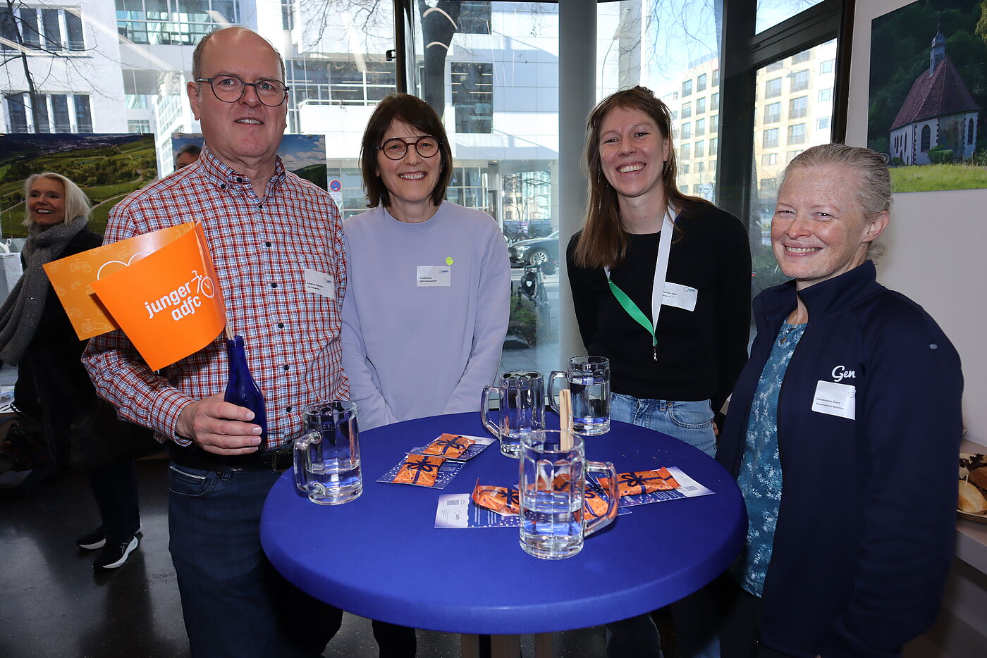 ADFC-Aktive und Kolleg:innen von Green City e.V. im Austausch