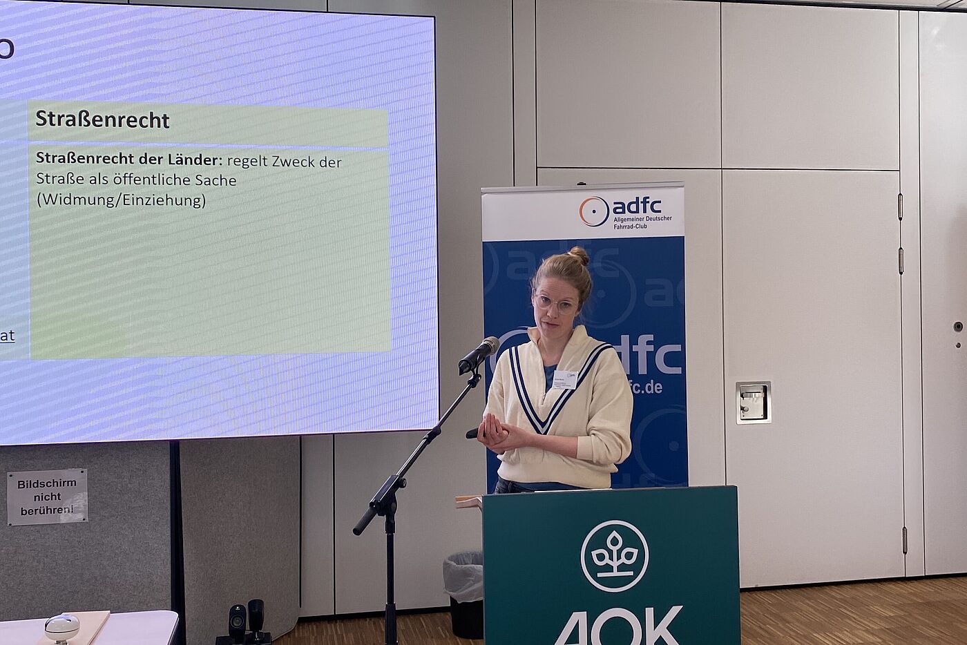 Isabell Merkle referiert zu Chancen und Herausforderungen der neuen StVO