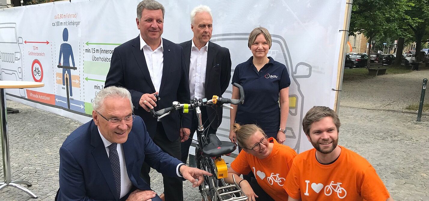 Gruppenbild Überholabstand Gruppenbild Überholabstand