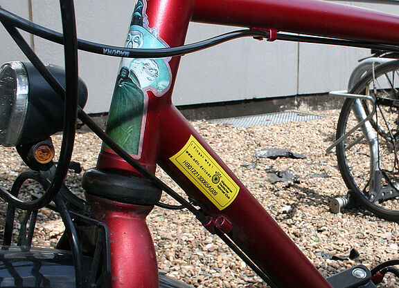 Codierung auf einem Fahrrad Eine Codierung zeigt, wer der Eigentümer des geklauten Rads ist.